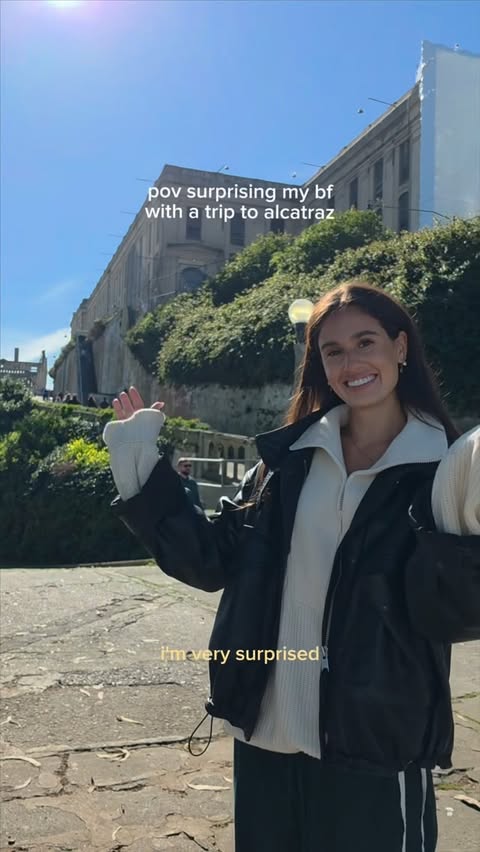 Instagram post by @ellasandramuse for Samsung. Caption reads: [...] I can finally surprise my boyfriend !!....