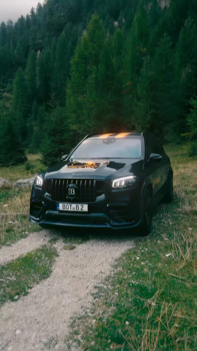 Instagram post by @danielpetermedia for Continental Reifen. Caption reads: Always hard to focus on one thing 😅👀
- -....