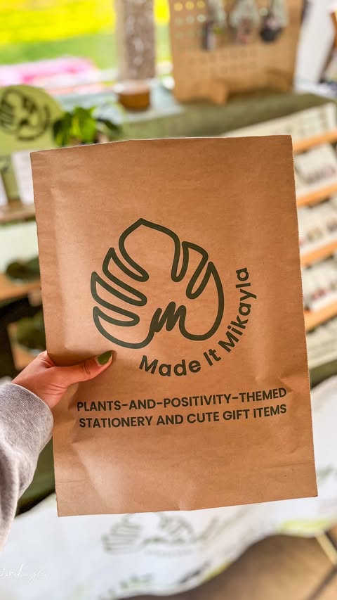 Instagram post by @madeitmikayla for VistaPrint. Caption reads: Kraft Mailers from @VistaPrint are so great for my....