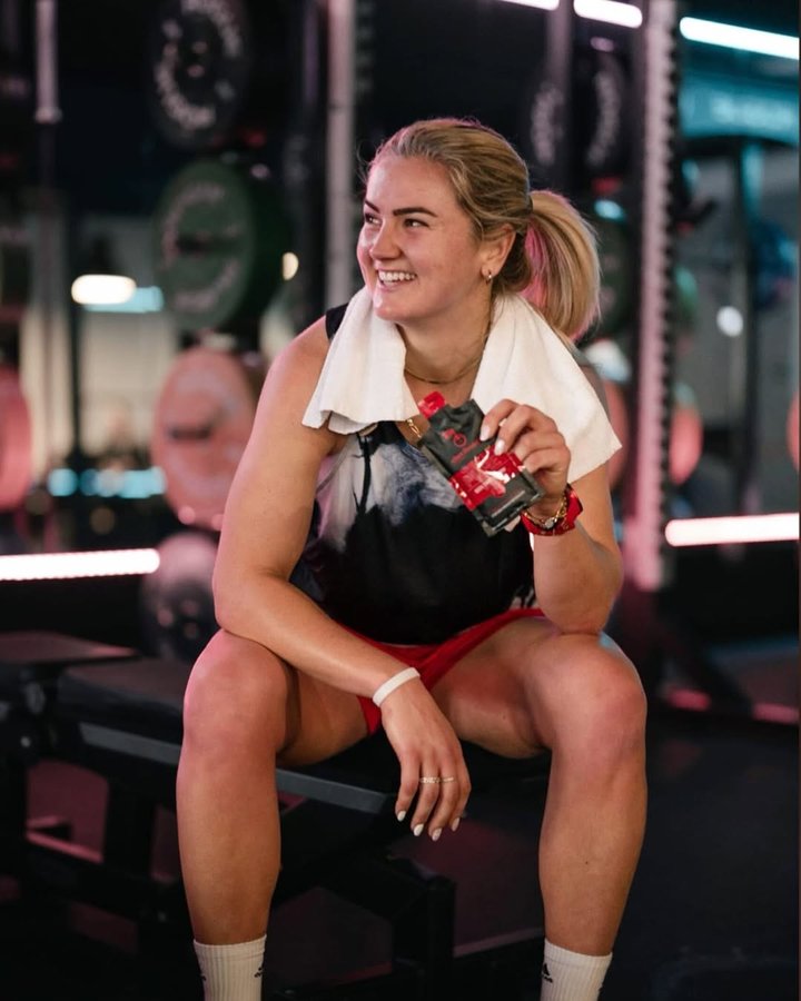 Instagram post by @lindseyhoran10 for Cheribundi. Caption reads: @cheribundi has been key to my recovery since I....