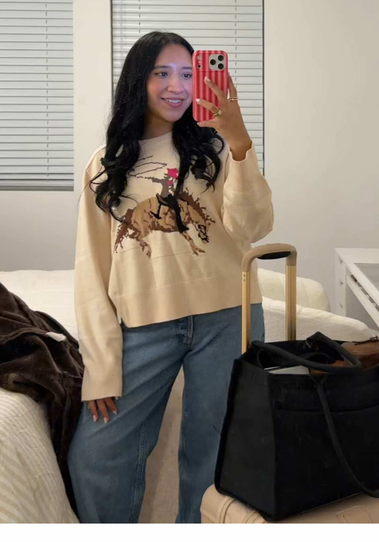 TikTok post by @nashlyvazquez for VELVET CAVIAR. Caption reads: [...] #travel #influencer #texas #grwm....