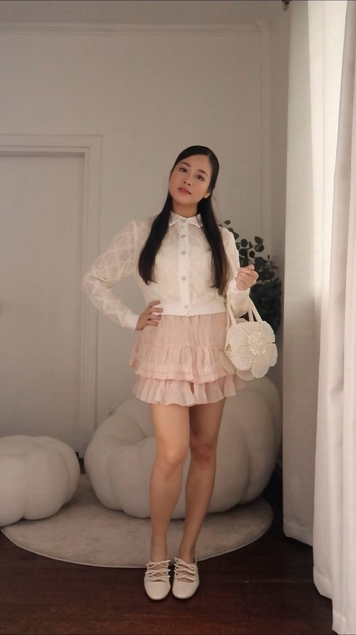 Instagram post by @pauline_suarez for Pomelo Fashion. Caption reads: [...] moods, 3 looks 🧚🏻‍♀️ Which....