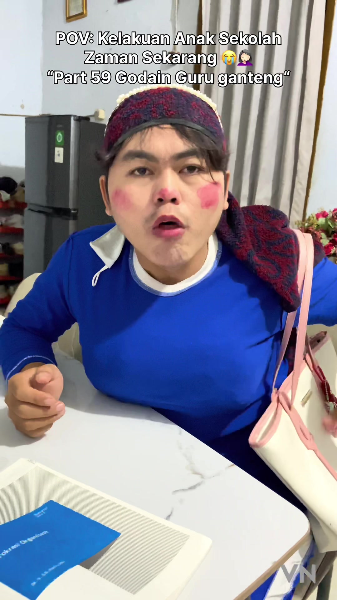 TikTok post by @akbarrandom for Hobebar Indonesia. Caption reads: #creatorsearchinsights Icha+Iput+davriena+Dewi=....