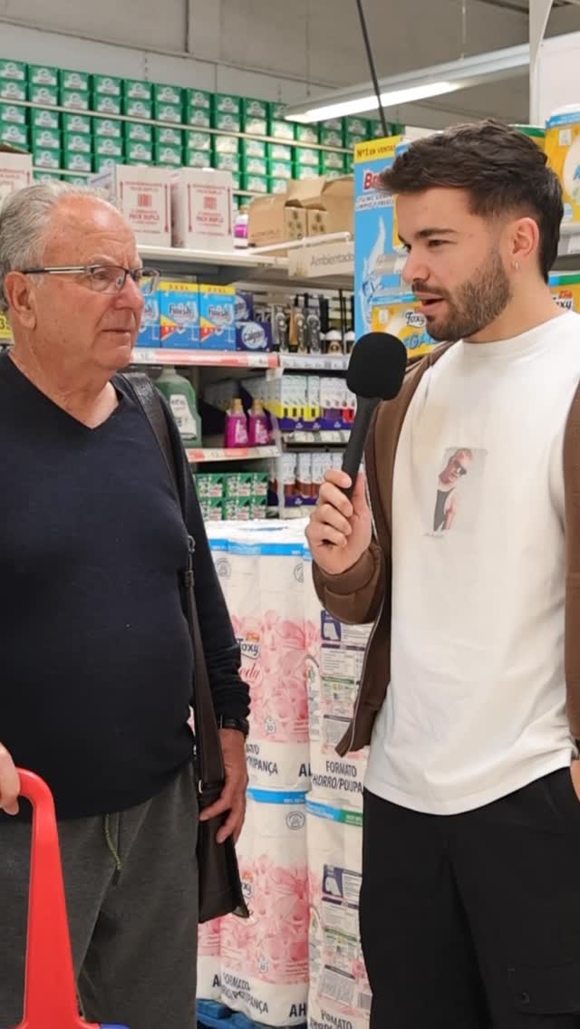 Instagram post by @javimaska for Carrefour. Caption reads: Sin ánimo de lucro usted que prefiere tener la....