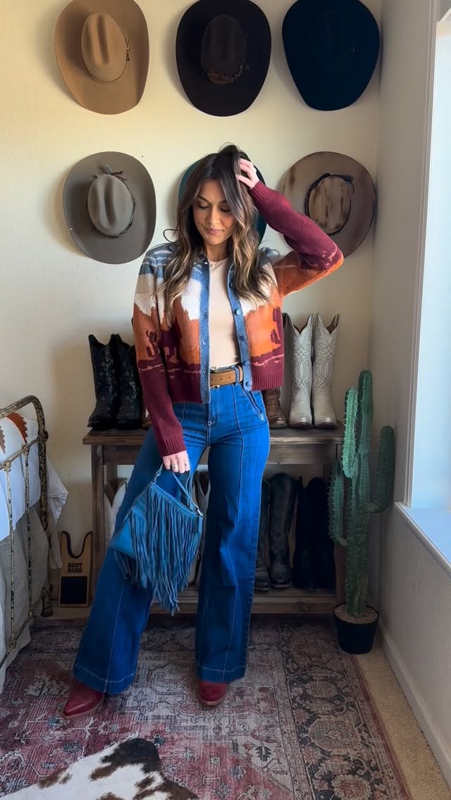 Instagram post by @lindseyktorrence for Three Bird Nest. Caption reads: Fall unboxing @threebirdnest 

use code “LINDSEYK”....