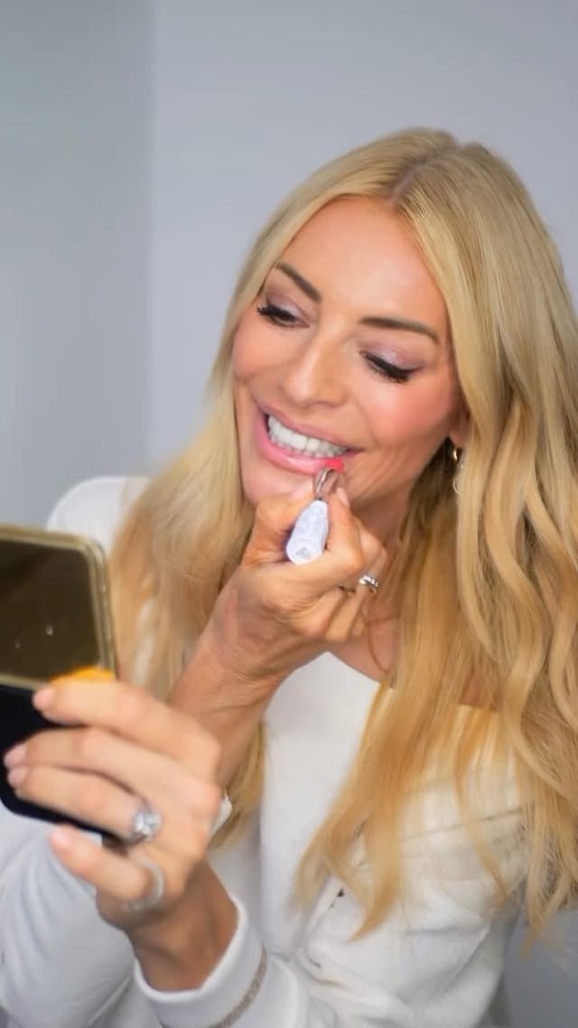 Instagram post by @tessdaly for Elizabeth Arden. Caption reads: [...] milestone, and one constant 💕 the....