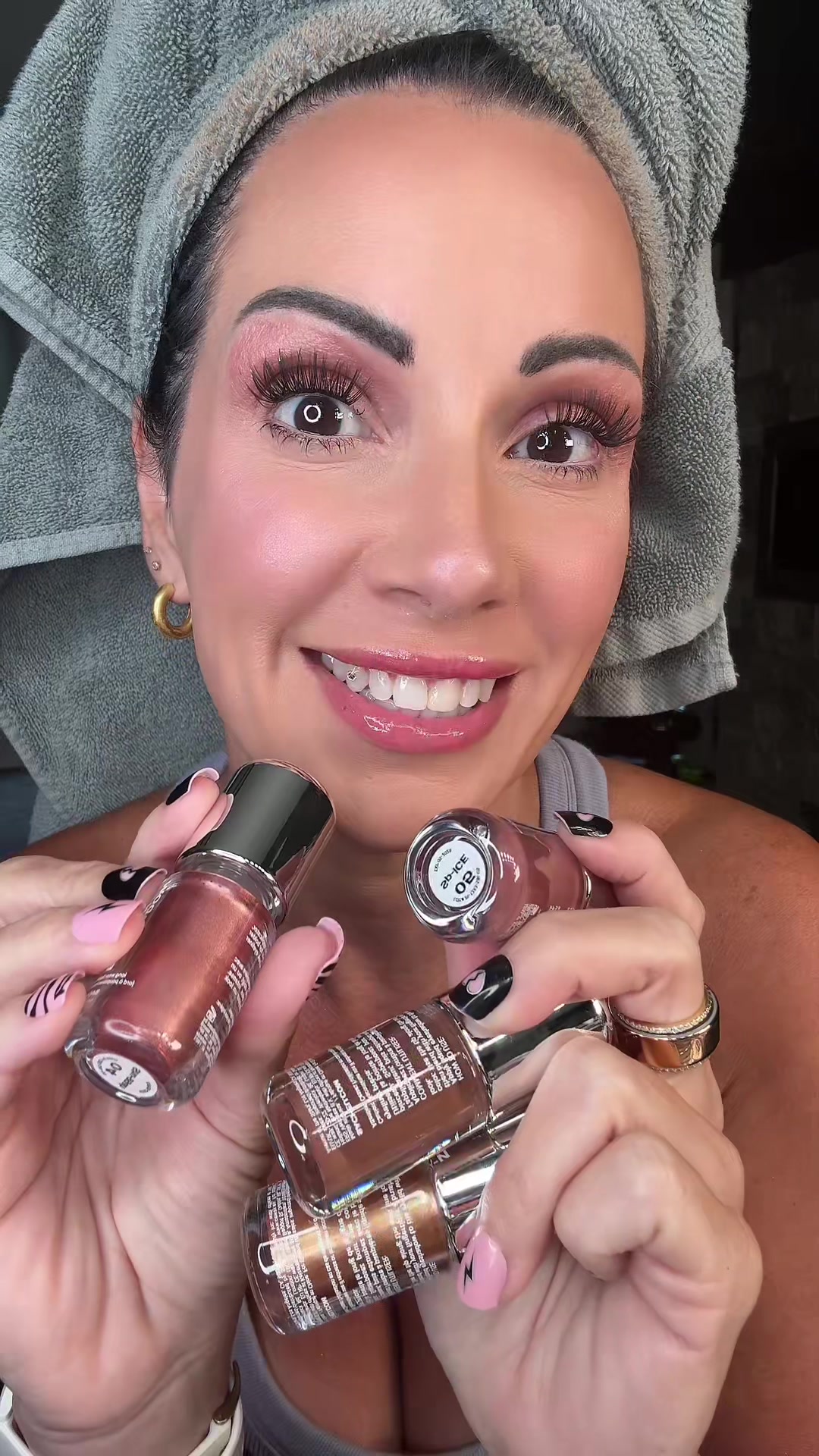 TikTok post by @stayseebeee for Sacheu. Caption reads: I loooove these @SACHEU Beauty US .