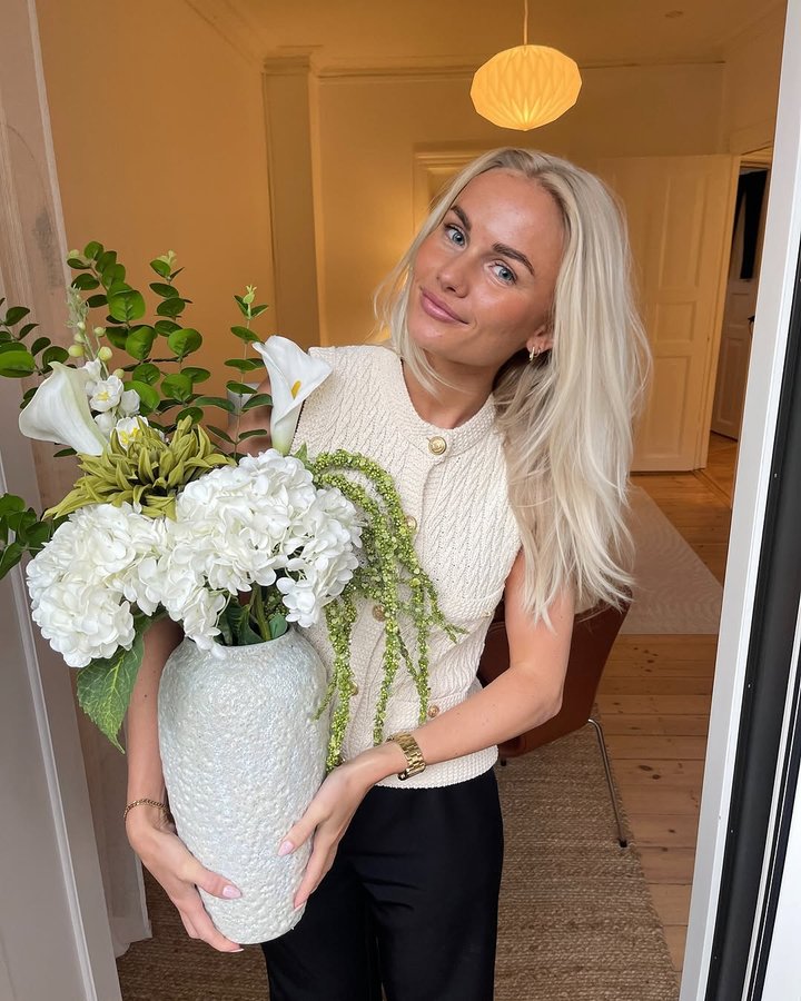 Instagram post by @mariefbaunsgaard for Botané. Caption reads: 🤍 @botane_studios.