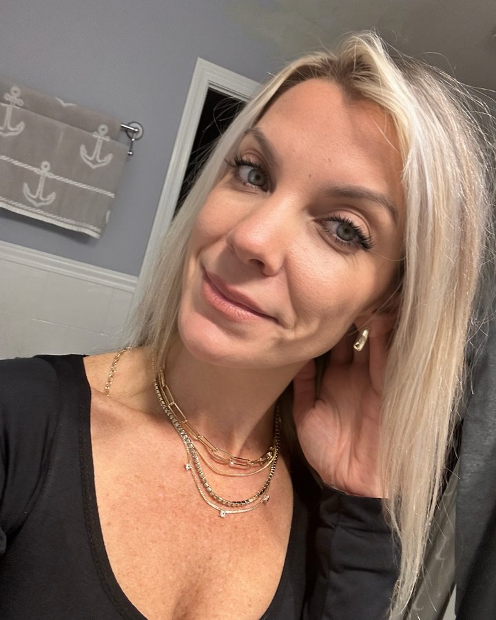 Instagram post by @crissybeam for Ettika. Caption reads: [...] with my favorite jewelry pieces from....