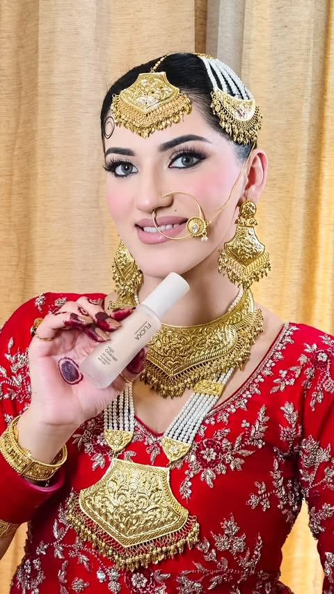 Instagram post by @amandeepkaurartistry for Flicka Cosmetics. Caption reads: [...] for the details #hdfoundation....