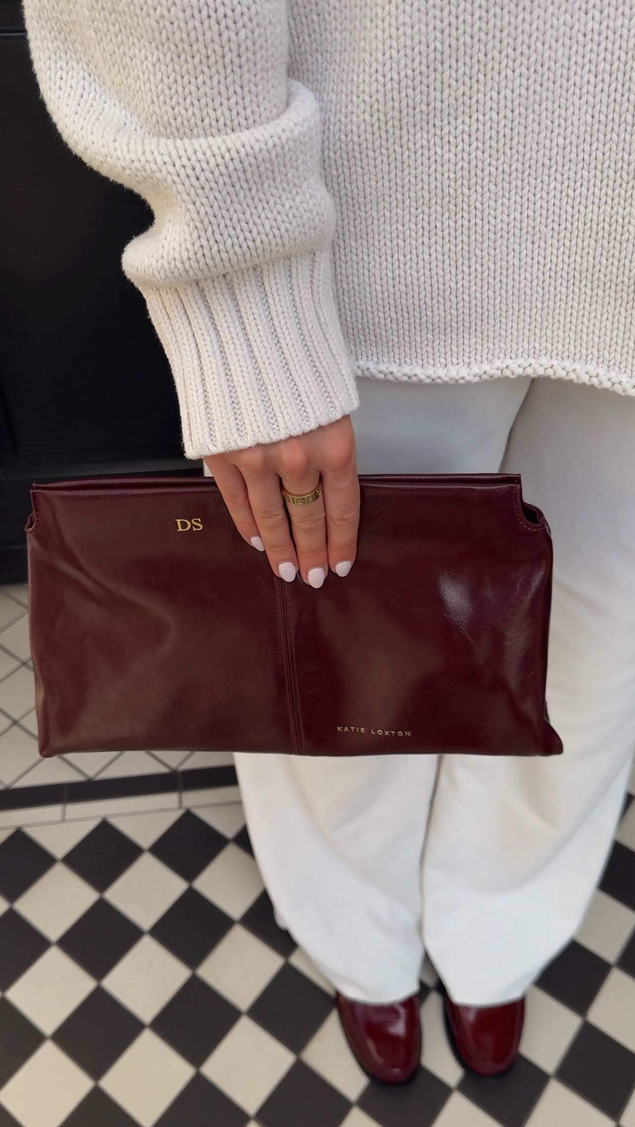 Instagram post by @itsdariasuchenek for Katie Loxton. Caption reads: Meet your autumn icons the must have bags from....