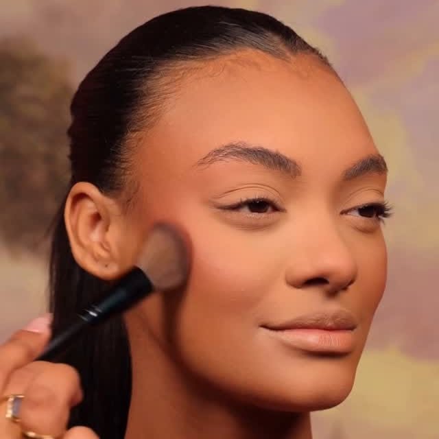 Instagram post by @makeupbypratiba for Colorbar Cosmetics. Caption reads: Created this gorgeous glowing sultry glam using....