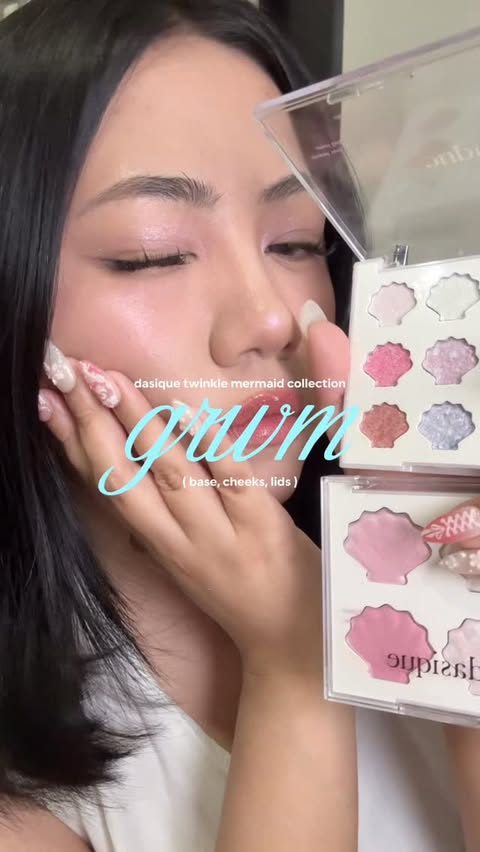 Instagram post by @dicaluuv for Dasique. Caption reads: trying the new @dasique_official twinkle mermaid....