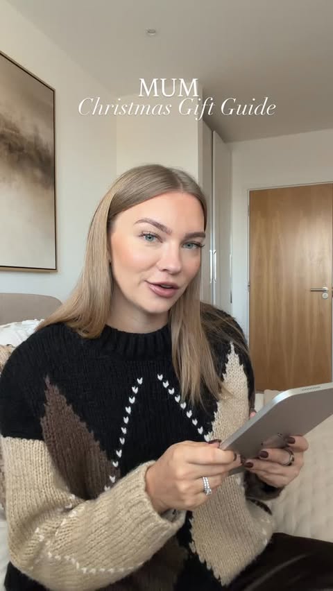 Instagram post by @mialuckie for Augustinus Bader. Caption reads: [...] best! all available at @spacenk

1.....