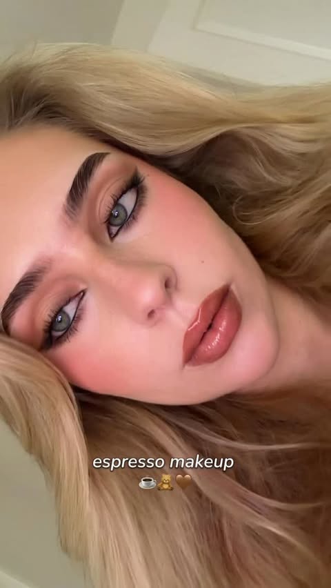 Instagram post by @lenkalul for ETUDE. Caption reads: [...] lash idole curl goddess mascara....