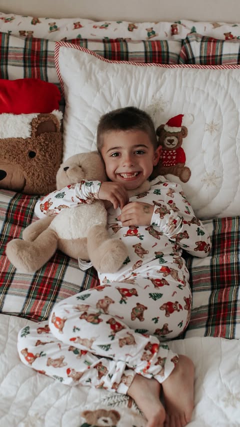 Instagram post by @bayliss.storybook for Pottery Barn Kids. Caption reads: [...] 🧸 bear themed Christmas room with....