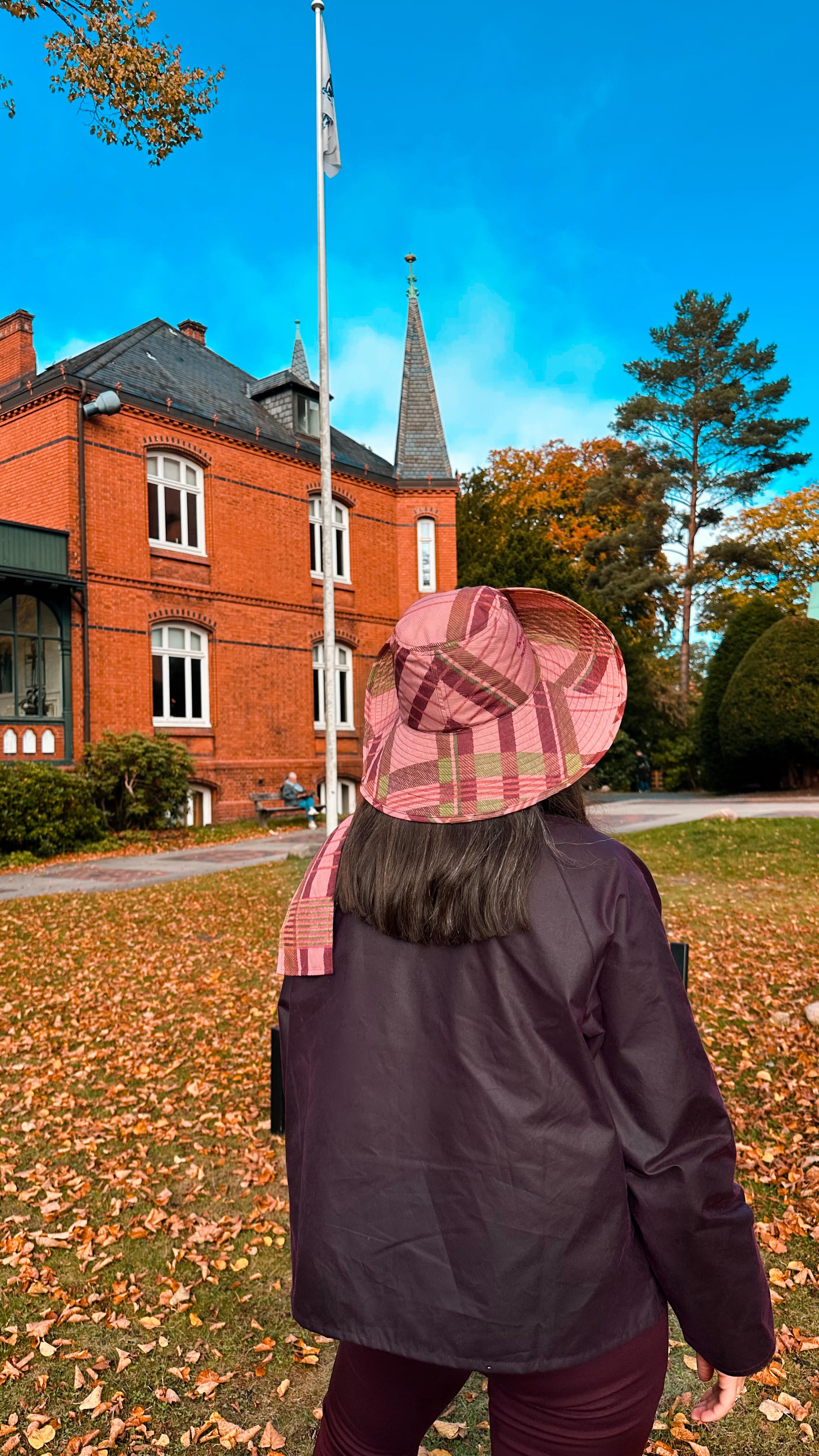 Instagram post by @ozlem_koksall for FARM Rio. Caption reads: Fall is proof that change is beautiful 🍂🍁....