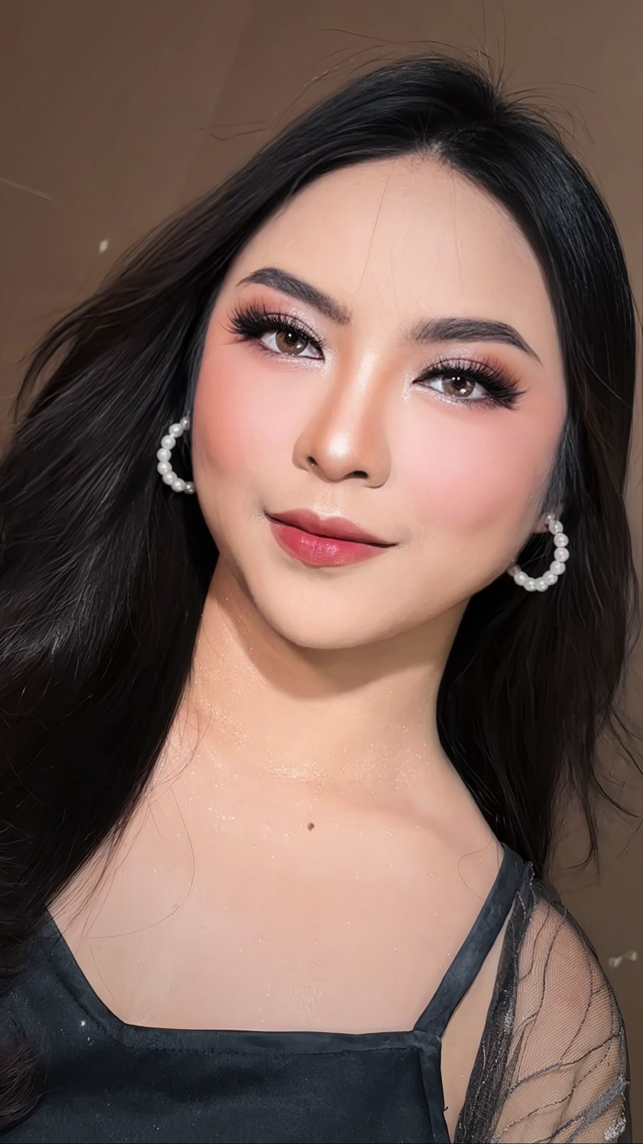 Instagram post by @rildamk96 for OMG. Caption reads: [...] cantikkkkk 🥰❤️ All products use....