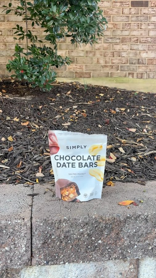 Instagram post by @esvbee for Simply Gum. Caption reads: One of the most important things I’ve learned....