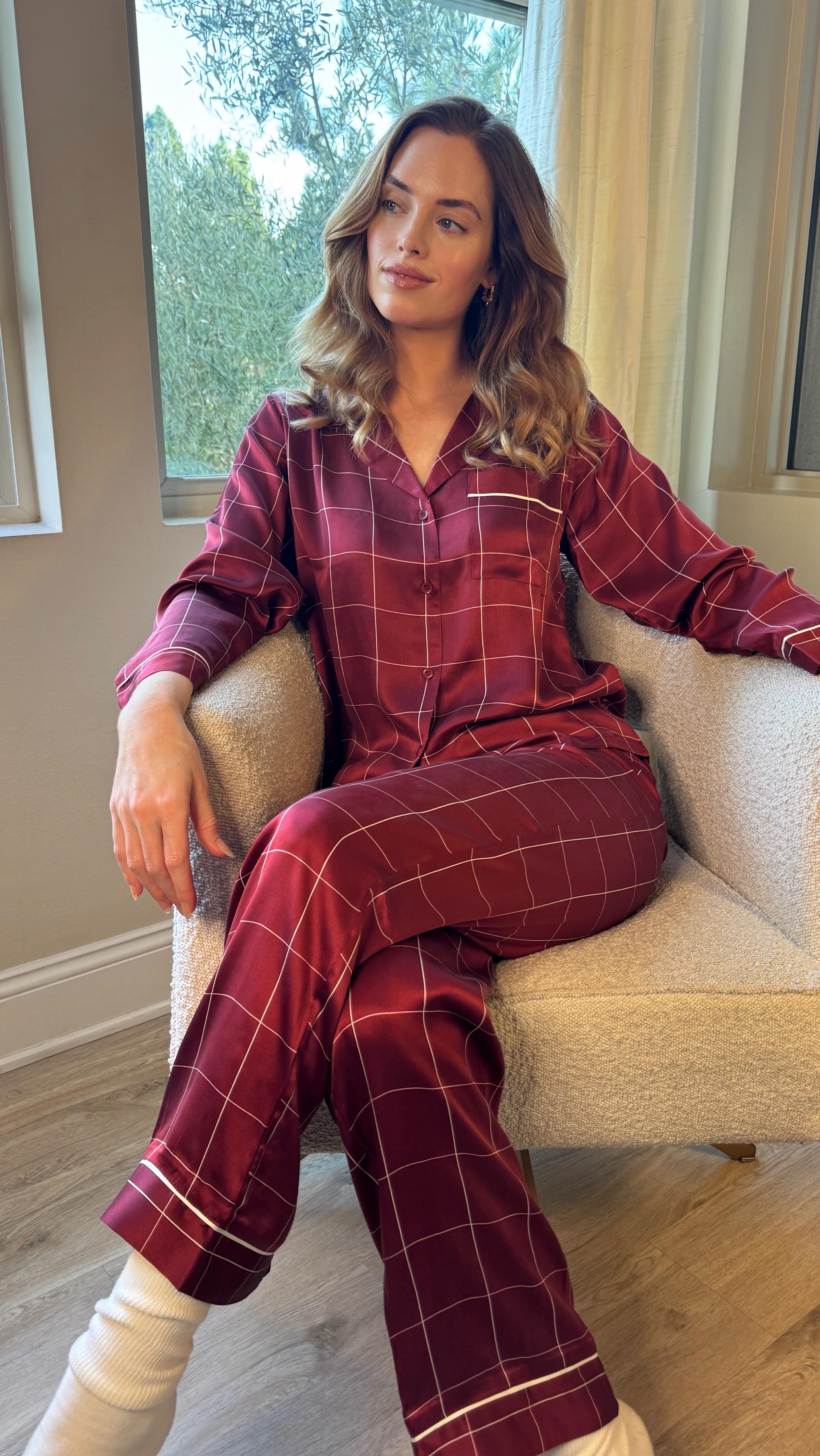 Instagram post by @thealexandrajarvis for Eberjey. Caption reads: [...] PJs and the perfect gift for anyone @eberjey....