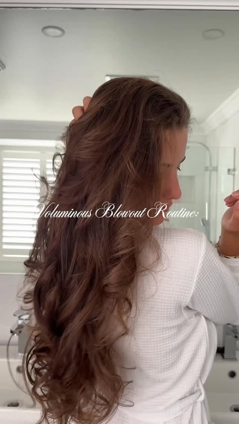 Instagram post by @lauramjj_ for MONDAY Haircare. Caption reads: Hair wash day using @mondayhaircare 🎀🫧 Shop the....