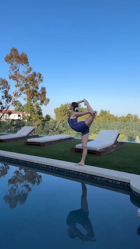 Instagram post by @nikkanadia for Fabletics. Caption reads: [...] Comparison only steals your peace.....