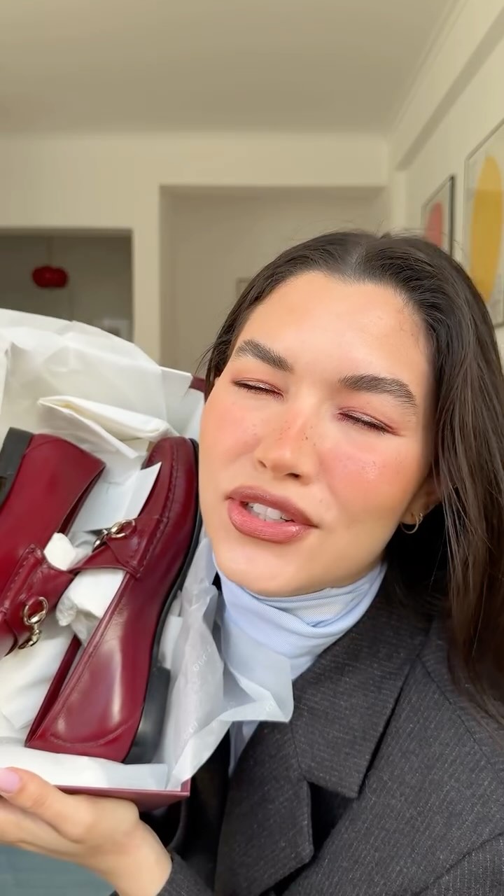 Instagram post by @conchadelimamayer for Soeur. Caption reads: #gifted i feel unhinged but ilysm....