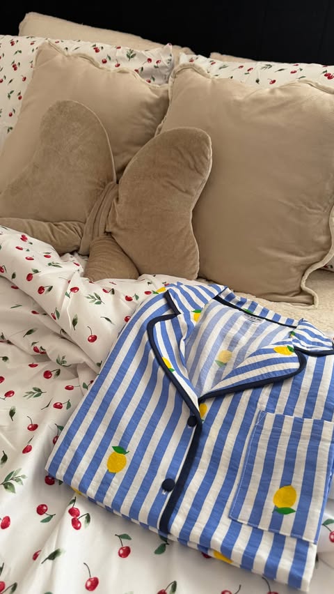 Instagram post by @raisinglottieandindie for Online Home Shop. Caption reads: [...] bedroom is summer ready, thanks to....