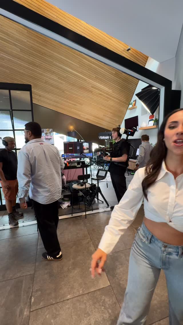 Instagram post by @ellieevelynsmith for Abercrombie & Fitch. Caption reads: Well that was fun 🥲 

@samsunguk #outfitoftheday....