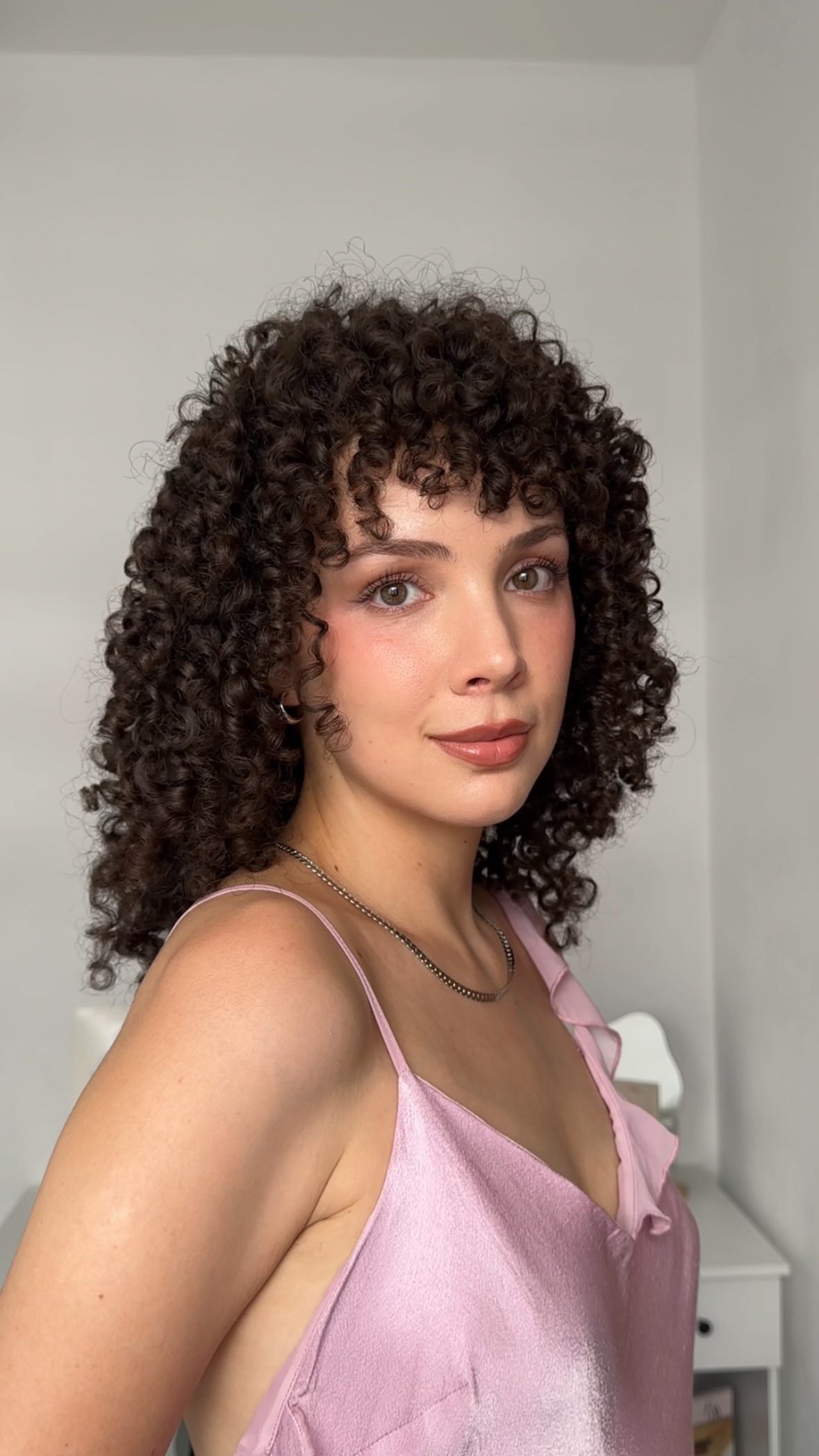 Instagram post by @itsferestrada for MONDAY Haircare. Caption reads: [...] línea de Reparación de @mondayhaircare en....