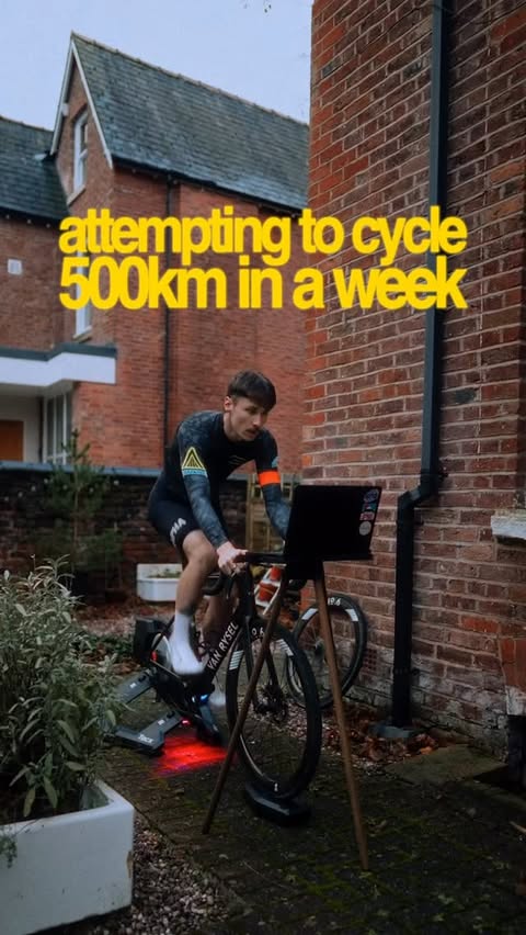 Instagram post by @daaaanjj for Zwift. Caption reads: it’s @rapha Festive 500 time 🚴‍♂️
500km of....