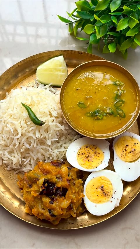Instagram post by an influencer for AGARO Lifestyle. Caption reads: [...] #bengalifood #agaro #agarolifestyle....