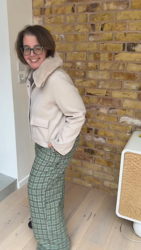 Instagram post by @whoisthatlondonmum for New Look. Caption reads: Love the @newlook collection - amazing finds and....