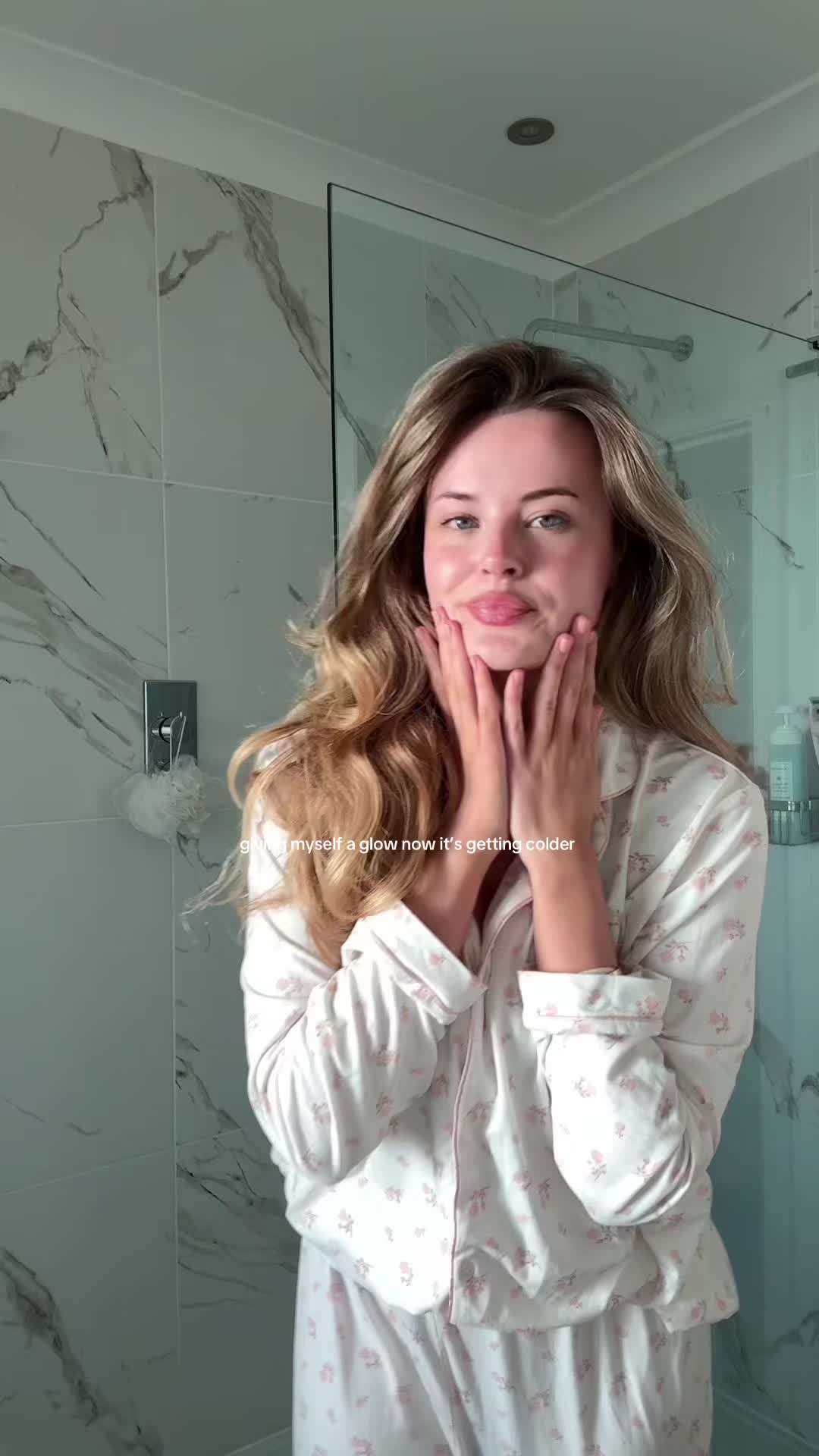 TikTok post by @maddiehammonddd for FILTER BY MOLLY-MAE. Caption reads: [...] go-to on no makeup days 🫧🧖🏼‍♀️....