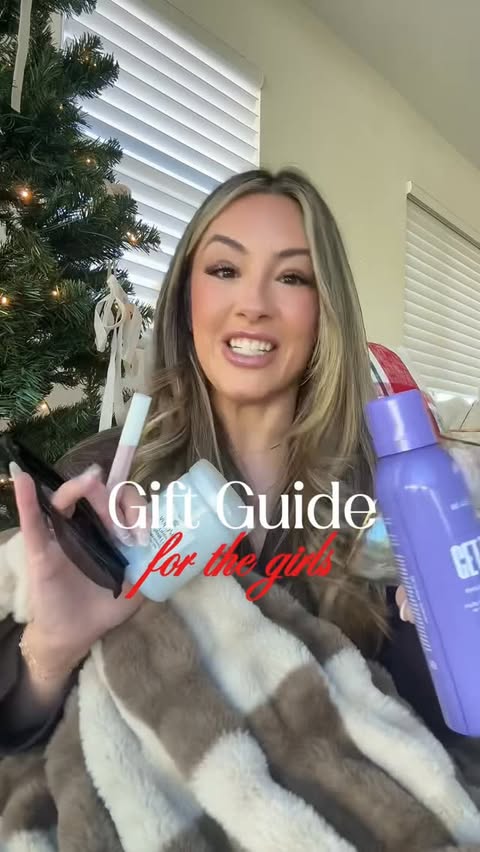 Instagram post by @itsmekelsc1 for MAELYSCOSMETICS. Caption reads: #AD My ultimate holiday gift guide for the....