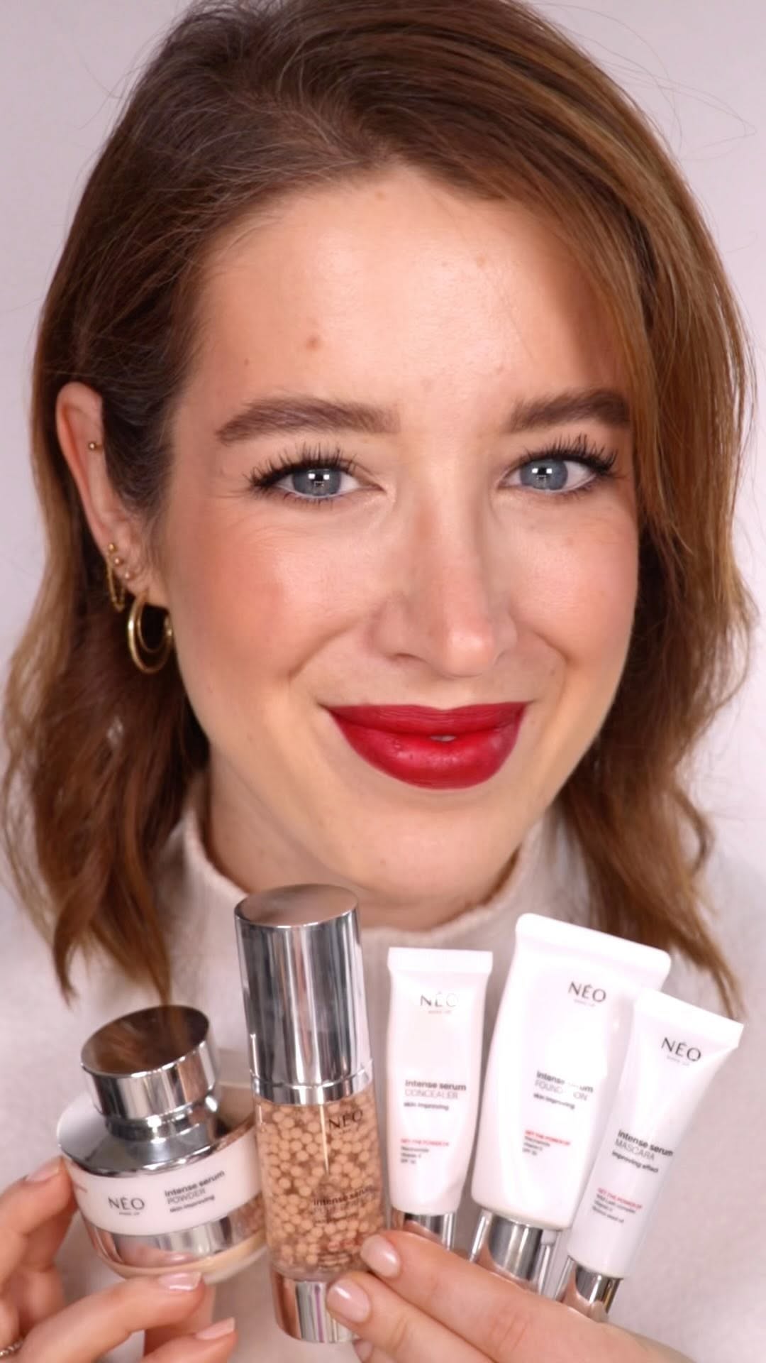 Instagram post by @carinateresa_com for Neonail. Caption reads: (Anzeige) Die neue NEO Make Up Intense Serum....