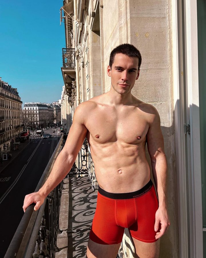 Instagram post by @harryrowley for Underwear Expert. Caption reads: No time like now 
.
.
The perfect pair of....