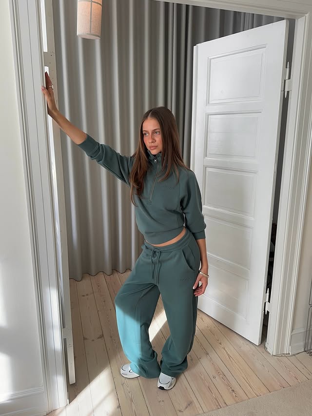 Instagram post by @emiliemalou for Björn Borg. Caption reads: (annonce) always comfy in @bjornborg <3.