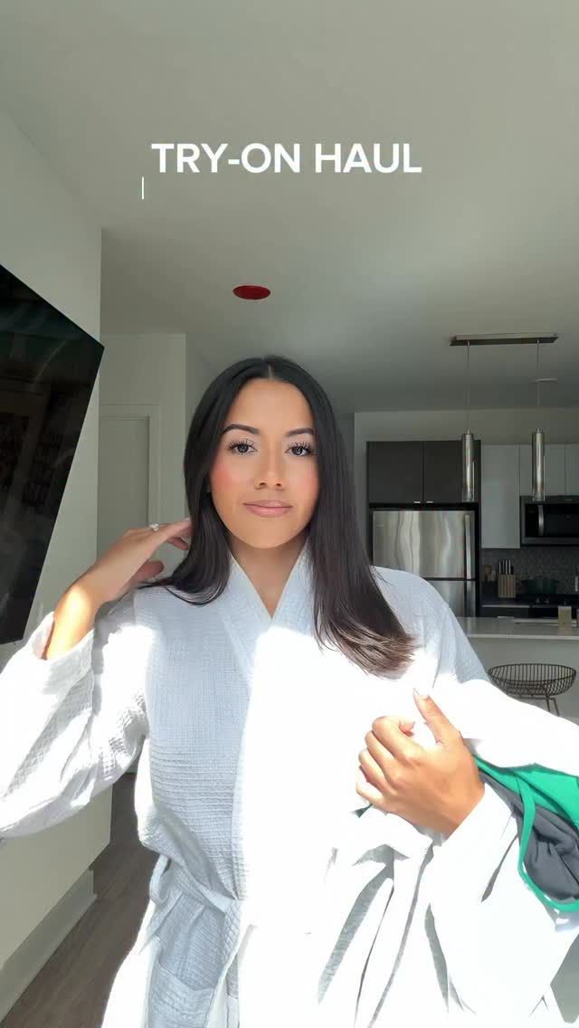 Instagram post by @ohmyletto for lululemon. Caption reads: Love everything I got from @lululemon resale....