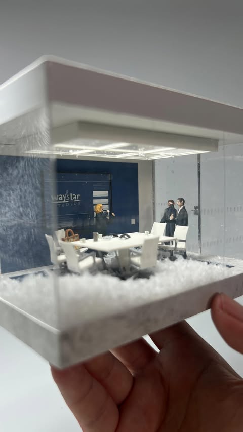 Instagram post by @mylyn_eat_zombie for Max. Caption reads: [...] eldest boy

📺 Stream Succession on HBO....