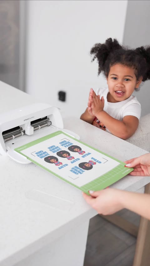 Instagram post by @gyda.bell for Cricut. Caption reads: [...] was honestly super easy to make with my....