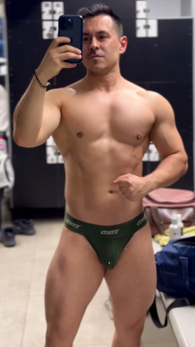 Instagram post by @rodopod for Coyote Jocks. Caption reads: 💪🏻💪🏻
@coyotejocks 

#lockerroom....