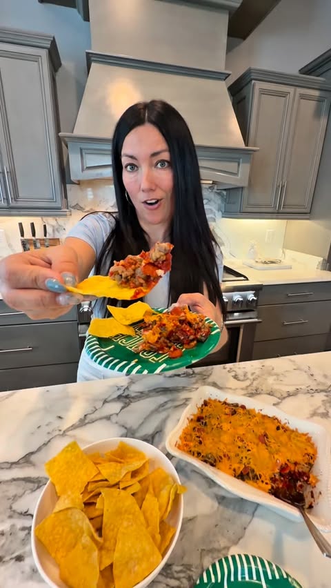 Instagram post by @keefandjess for Premio Foods. Caption reads: [...] cheesy, and perfect for game day 🏈🍕....