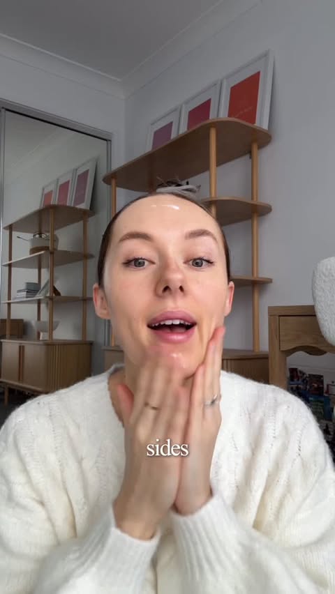 Instagram post by @becstewart__ for esmi Skin Minerals. Caption reads: [...] early on! 🙂‍↕️🧴🌟 Using the full....