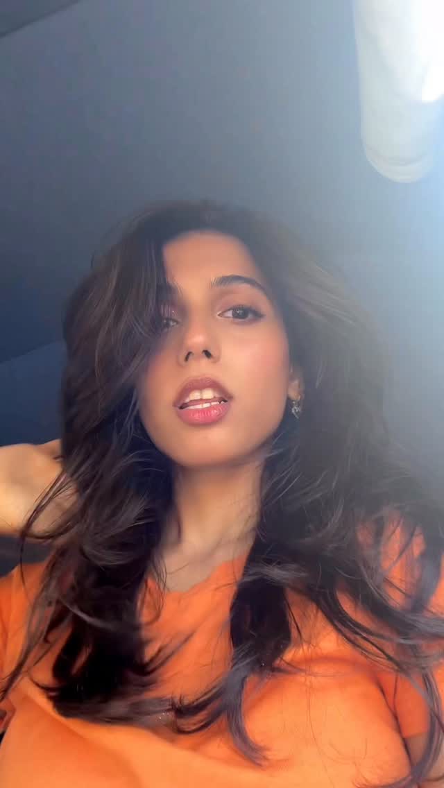 Instagram post by @_almassiddique_ for Foxtale. Caption reads: Because my skin deserves better than city chaos....