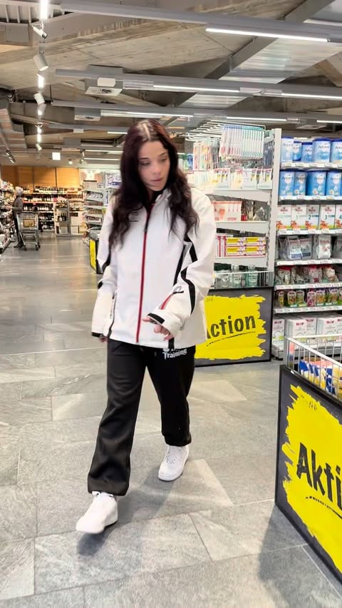 Instagram post by @alessiadaily for COOP. Caption reads: [...] #supplements #axaminegameon @coop.ch.