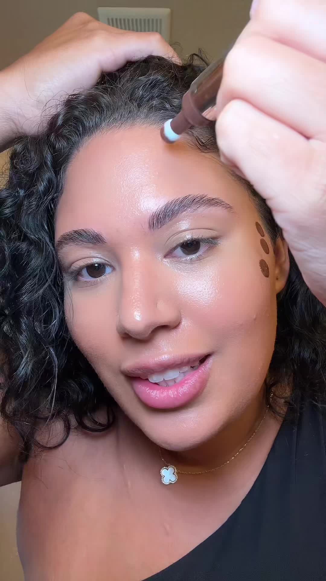 TikTok post by @brooklyntaylorxoxo for Sacheu. Caption reads: contour stayns bc sometimes my cream contour melts....