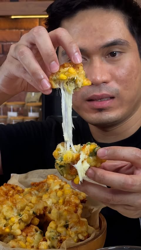 Instagram post by @syedot.asmr for Kewpie. Caption reads: [...] perghh! Lagi-lagi bila cicah dengan....