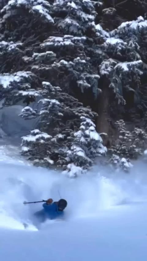 Instagram post by @ana.eyssimont for ChapStick. Caption reads: [...] over this week ☀️, make sure to pack a....