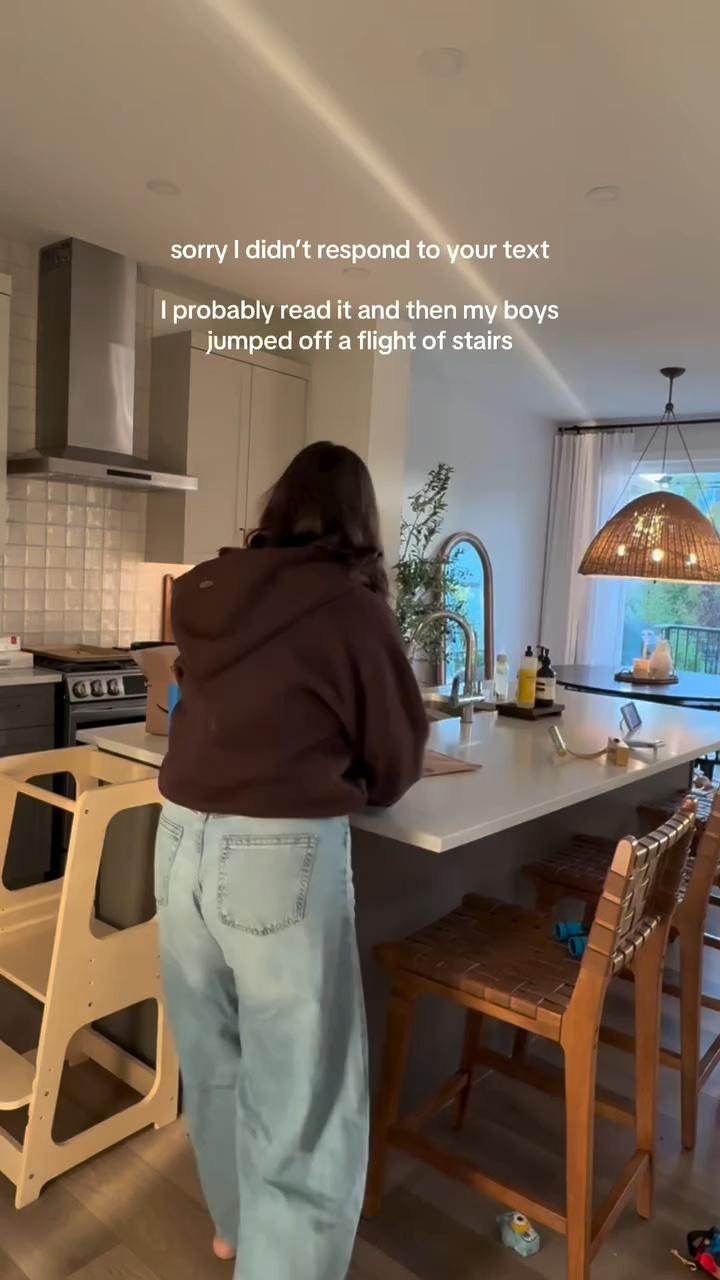 Instagram post by @kensiewebsterlife for The Bump. Caption reads: Gotta stay on your toes in parenthood 

🎥....